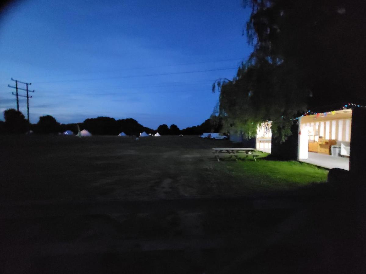 Dorset Glamping Fields Hotell Corfe Mullen Eksteriør bilde